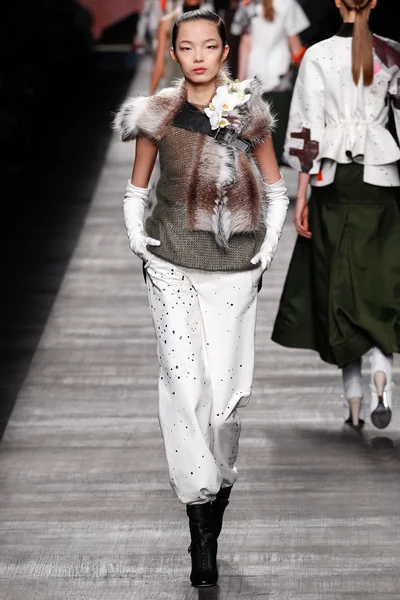 Look 36